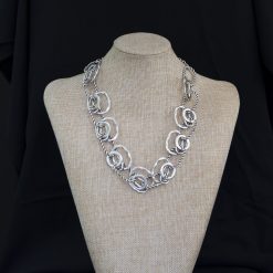 Alternative view of Colier Zamac Co148