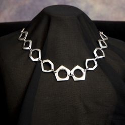 Alternative view of Colier Zamac Co200